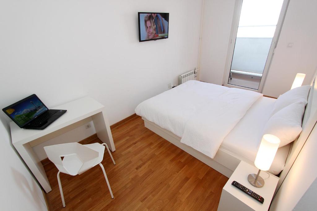 New Belgrade Apartments, Parking 5 Eur Per Day Phòng bức ảnh